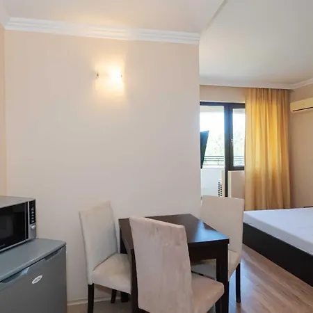 Хотел Първа Линия Хотел С Адрес К-С Реджина Маре Царево 3*