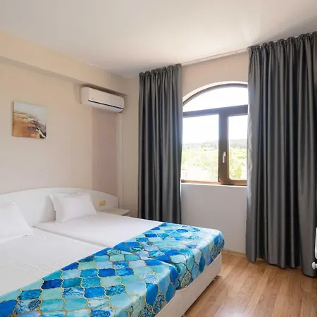 Отель Първа Линия Хотел С Адрес К-С Реджина Маре Царево Царёво