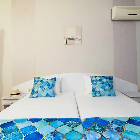 Отель Първа Линия Хотел С Адрес К-С Реджина Маре Царево