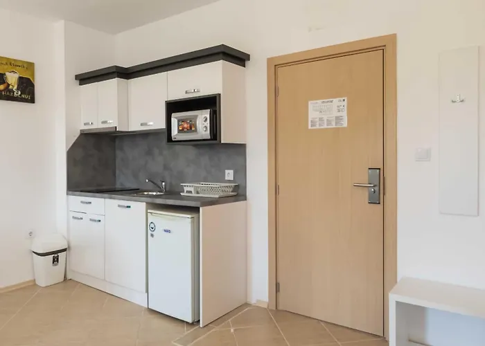 Първа Линия Хотел С Адрес К-С Реджина Маре Царево