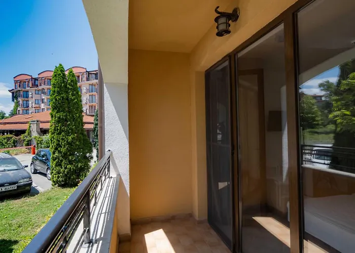 Първа Линия Хотел С Адрес К-С Реджина Маре Царево Хотел